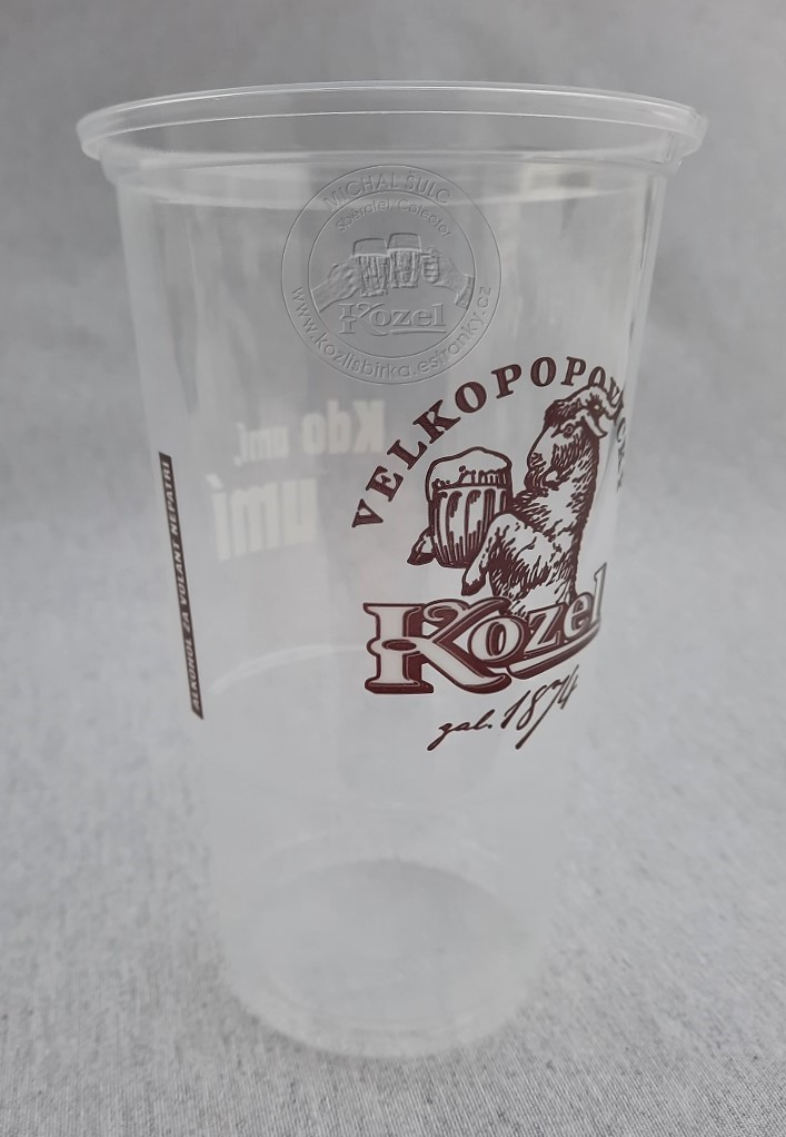 P00113 0,5L Na zadní straně bílý nápis Kdo umí, umí