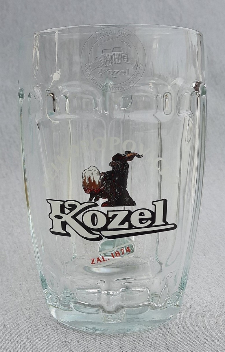 S01944 0,5L Ušák, cejch na skle, na dně RASTAL