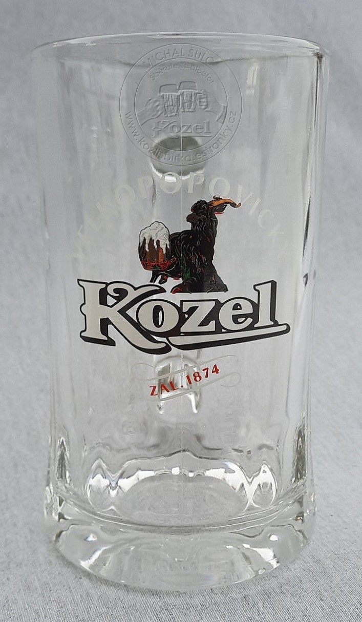 S01947 0,5L Ušák, cejch na skle, na dně RASTAL, bez oválu v K