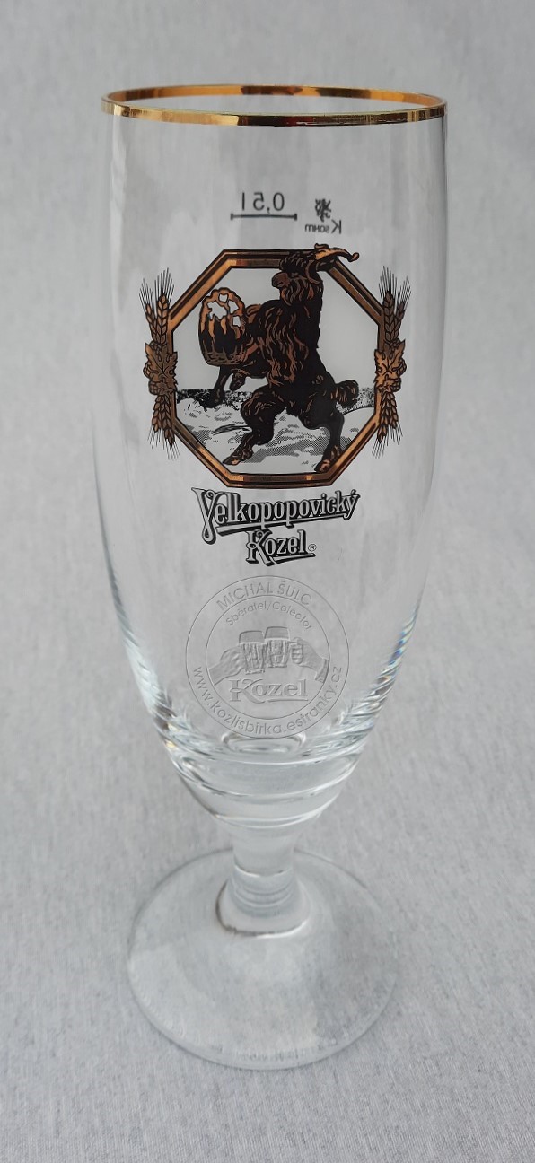 S01515 0,5L Bílé pozadí za kozlem