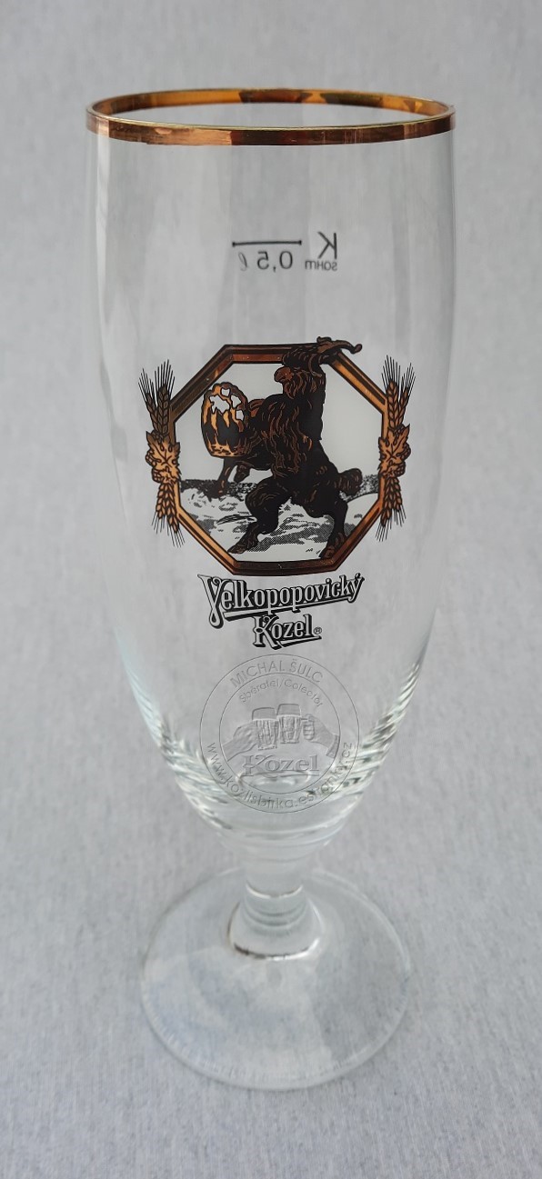 S01525 0,5L Bílé pozadí za kozlem