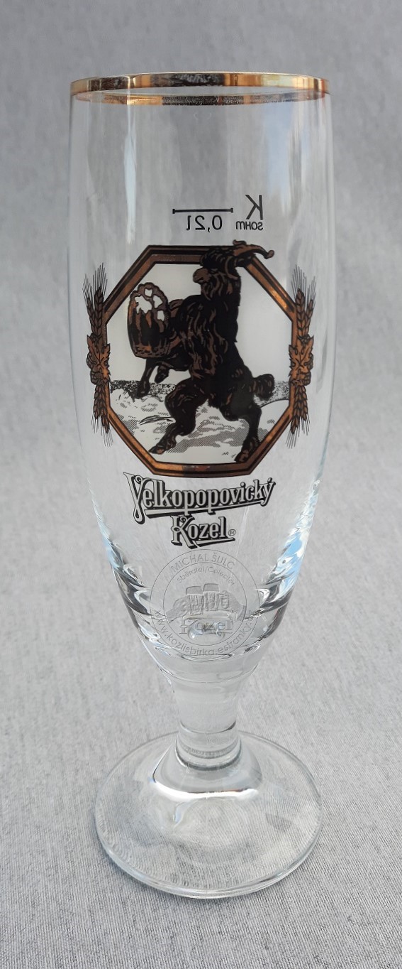 S01523 0,2L Bílé pozadí za kozlem