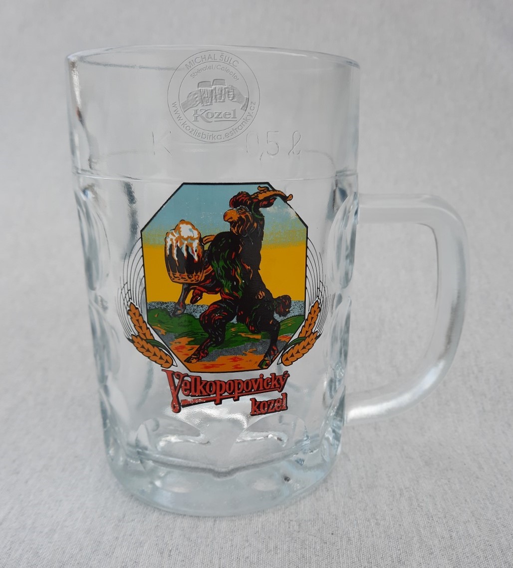 S01140 0,5L Ušák, cejch na skle, na dně RS
