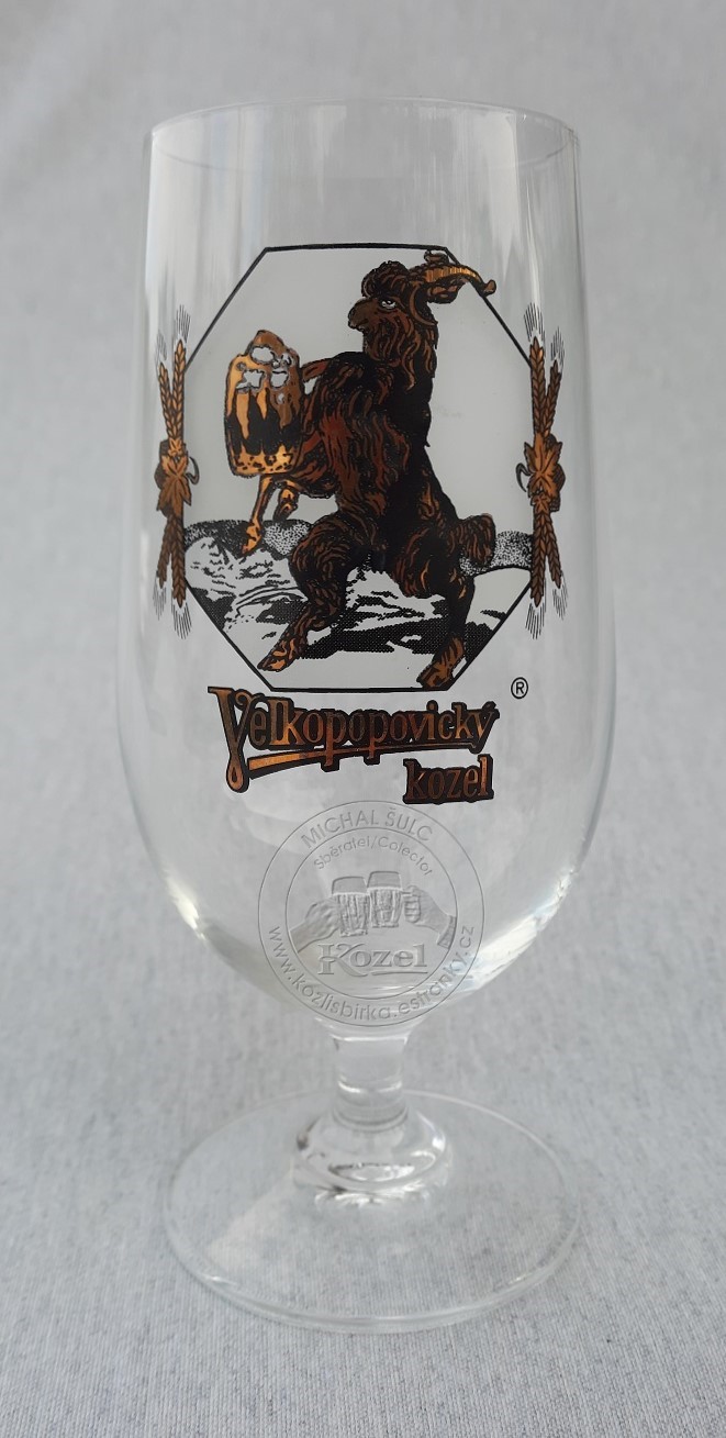 S01430 0,3L Čiré pozadí za kozlem, bílý cejch